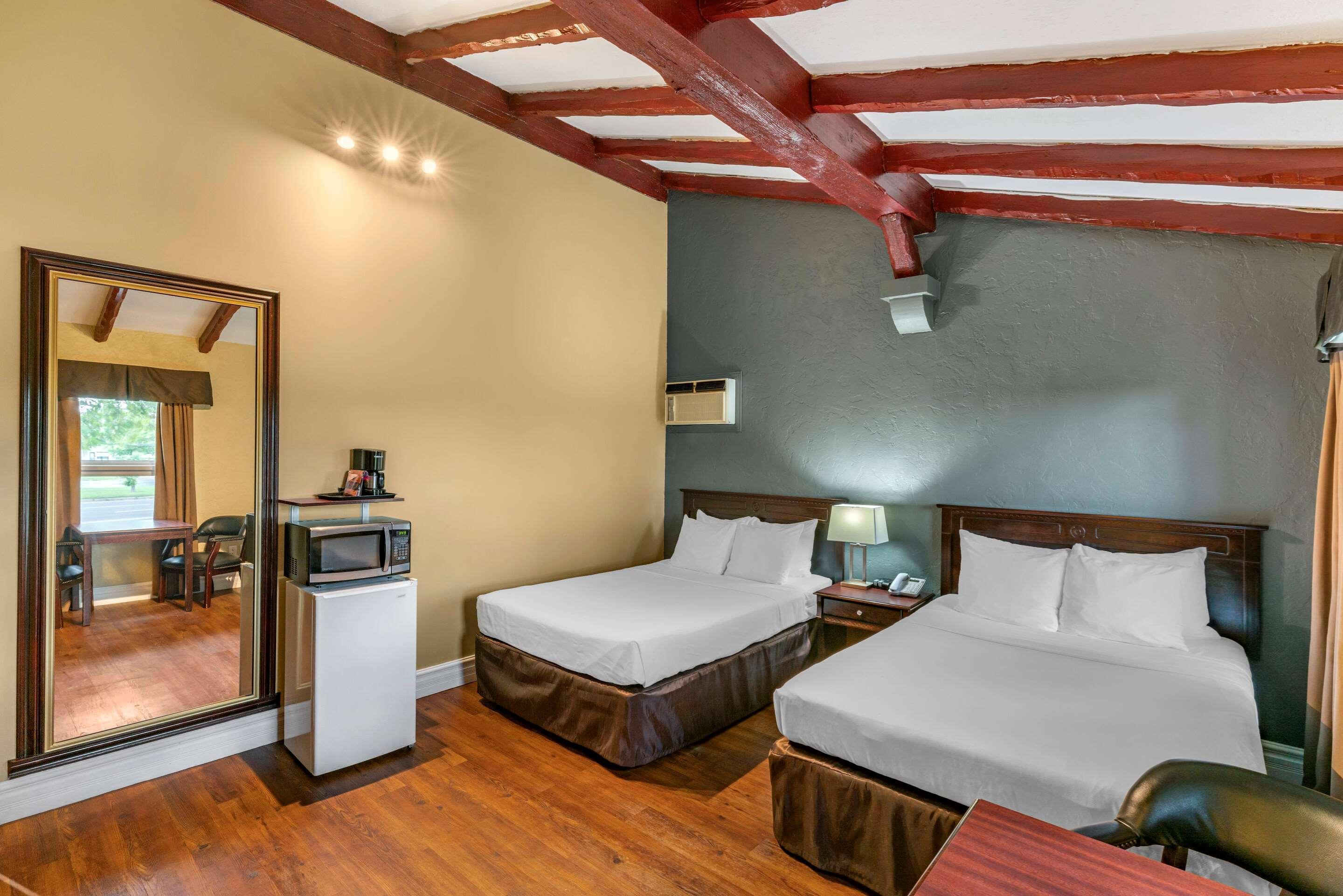 Econo Lodge Brossard Exteriör bild