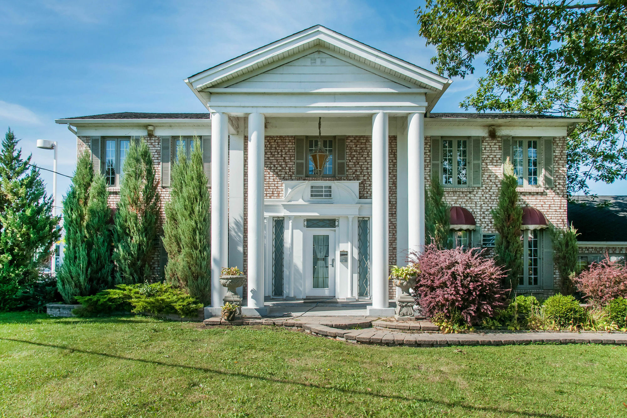Econo Lodge Brossard Exteriör bild